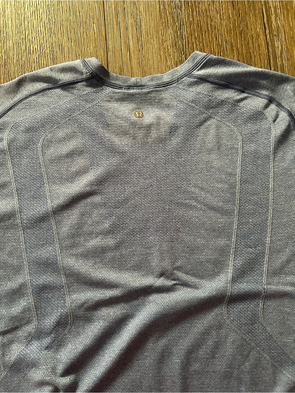 Lululemon Men’s Metal Vent Tech Short Sleeve Training Short. Blue. Large - Picture 3 of 6
